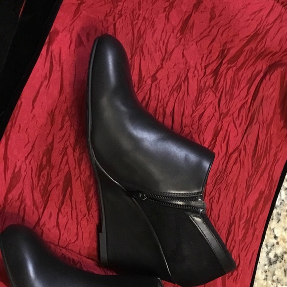 Black ankle boots - Picture 9 of 11